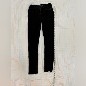 Flattering Seven7 Skinny Jeans – comfy stretch, perfect fit!